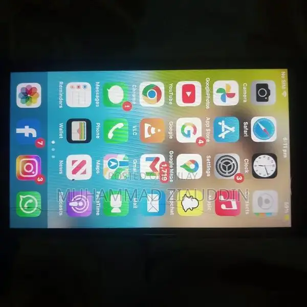 64GB Smartphone with Original Panel, Minor Screen Damage