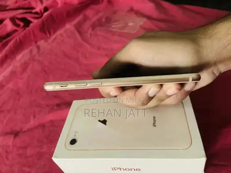 Apple iPhone 8 Pristine Smartphone with Original Packaging