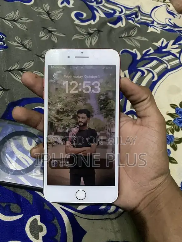 Apple iPhone 8 Plus Smartphone