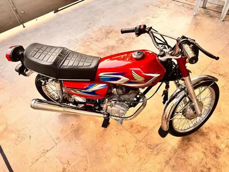 Honda 125 Motorcycle - Low Mileage, New Tires