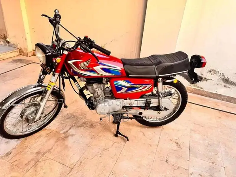 Honda 125 Motorcycle - Low Mileage, New Tires
