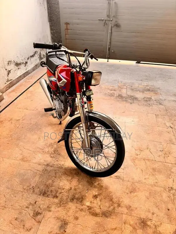 Honda 125 Motorcycle - Low Mileage, New Tires