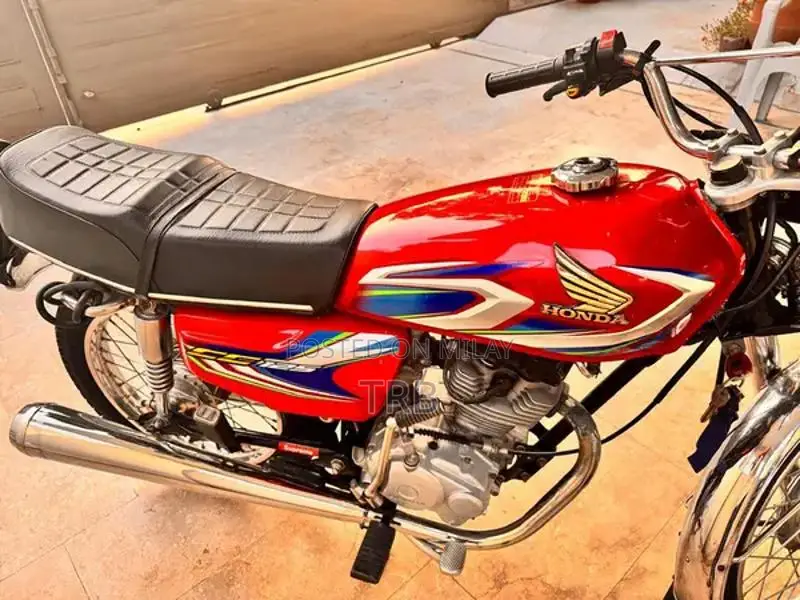 Honda 125 Motorcycle - Low Mileage, New Tires