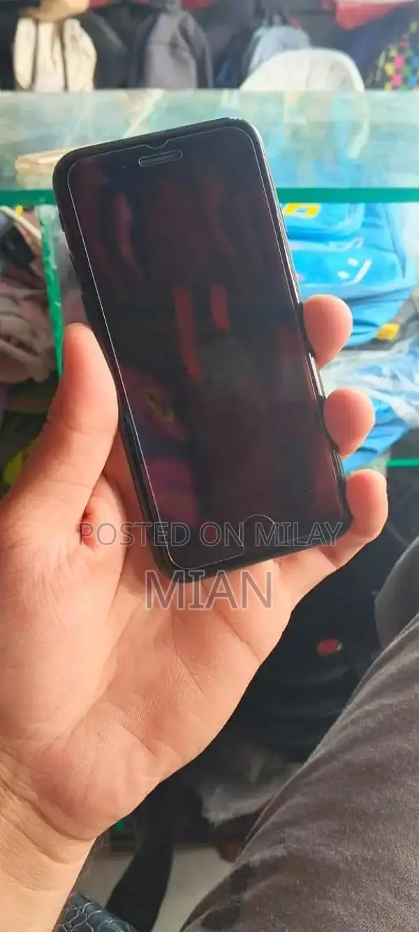 Apple iPhone SE 3rd Generation Smartphone Excellent Condition