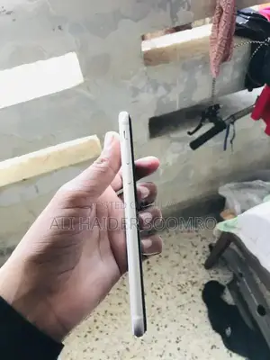 Apple iPhone SE 2022 64GB Sealed Smartphone