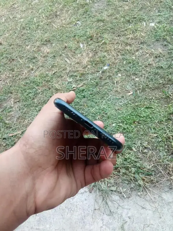 Apple iPhone SE 3rd Generation Smartphone - Excellent Condition