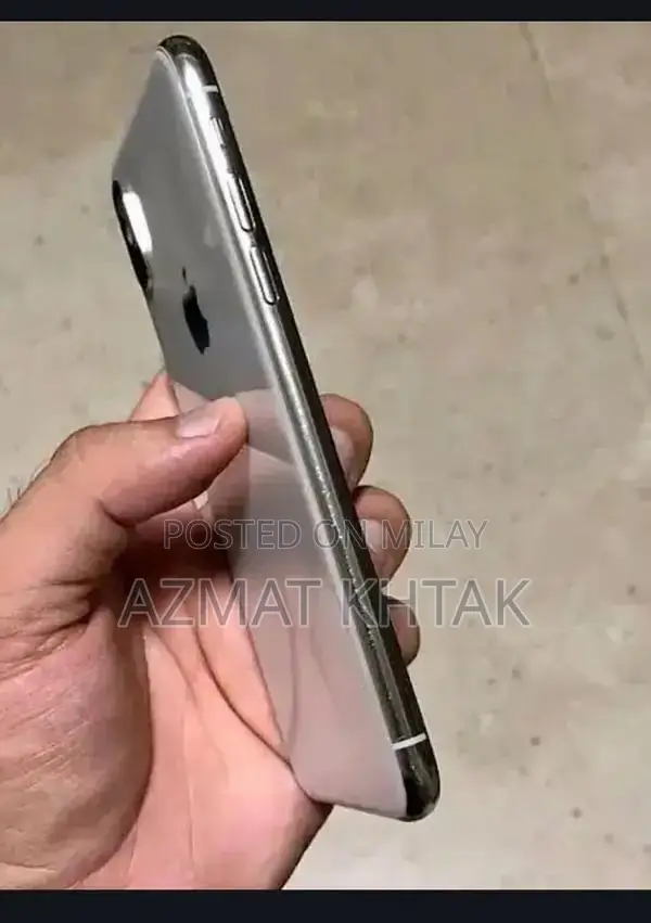 iPhone X 64GB White Smartphone with Advanced Features