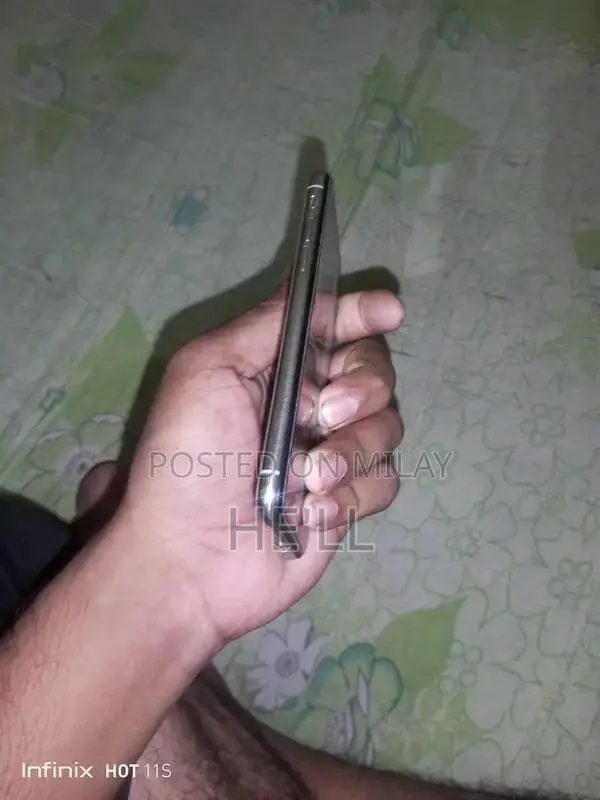 iPhone X Smartphone with High Battery Health