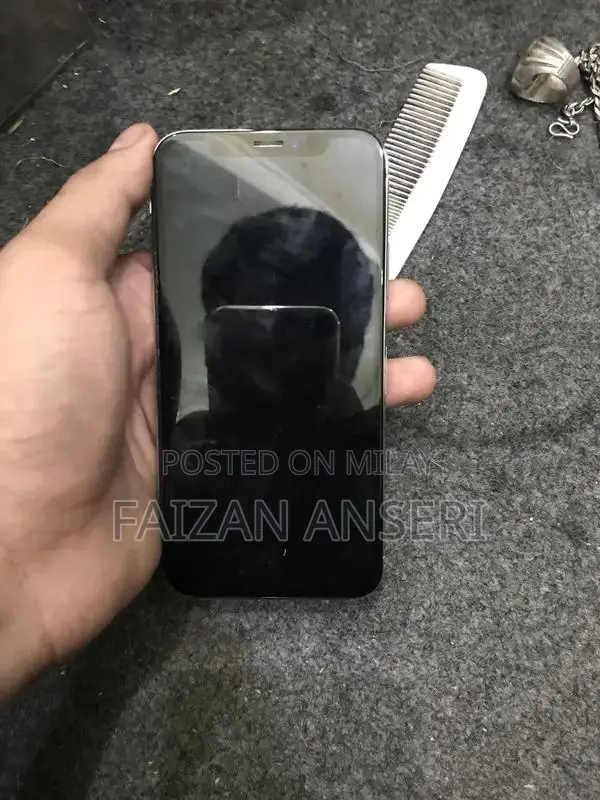 iPhone X 64GB Smartphone with Face ID