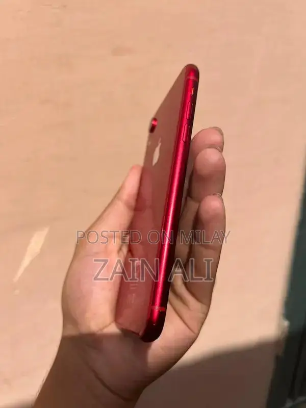 Refurbished iPhone XR Smartphone with Good Battery