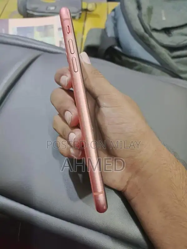 Apple iPhone XR 64GB Smartphone with Minor Screen Line