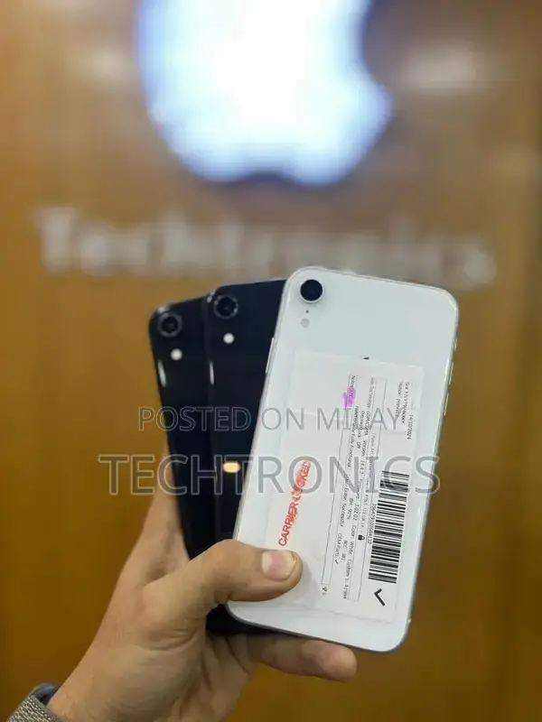 Apple iPhone XR 64GB/128GB Unlocked Smartphone