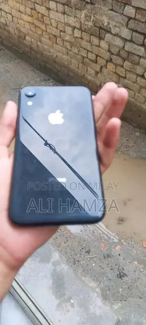 Apple iPhone XR 128GB Smartphone - Excellent Condition