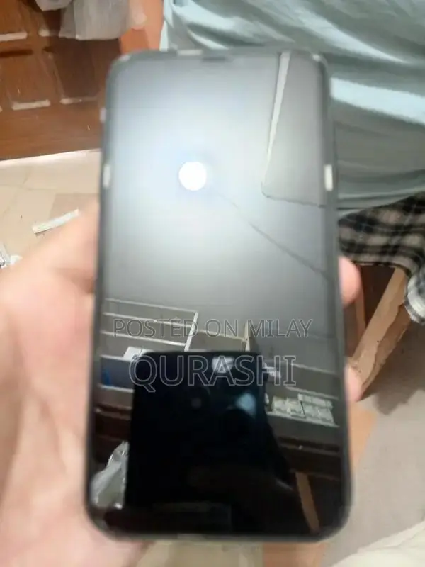 Apple iPhone XR 128GB Smartphone with Advanced Features