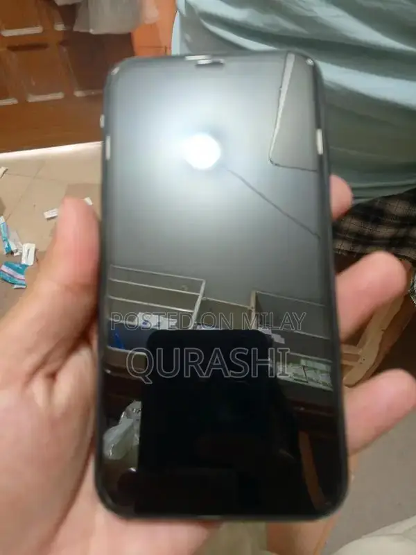 Apple iPhone XR 128GB Smartphone with Advanced Features