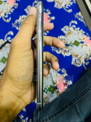 Apple iPhone Xs 64GB Unlocked Smartphone