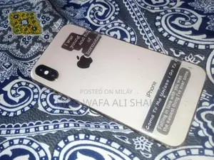 Apple iPhone XS Golden 256GB Unlocked Smartphone