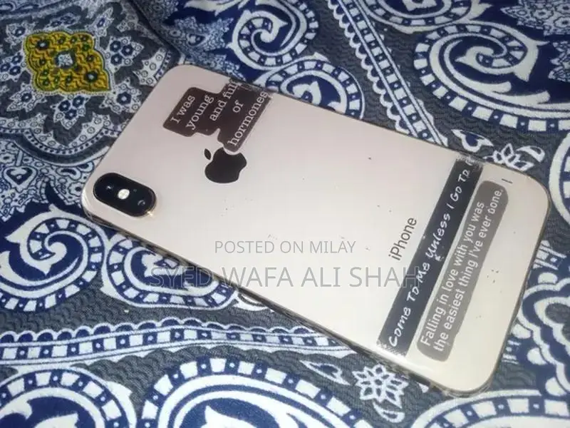 Apple iPhone XS Golden 256GB Unlocked Smartphone