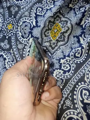 Apple iPhone XS Golden 256GB Unlocked Smartphone