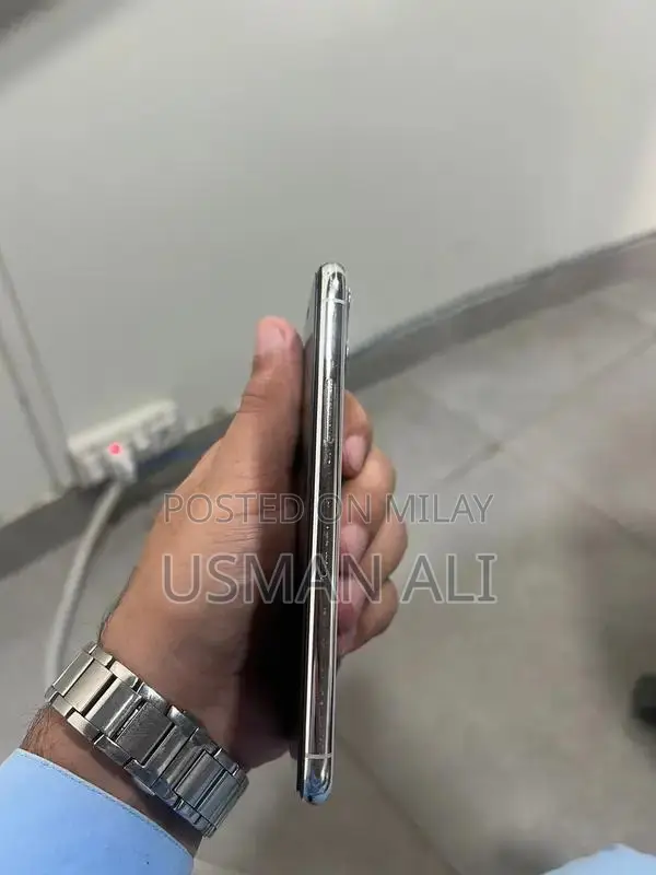 Unlocked High-Performance Smartphone with Full Battery Health