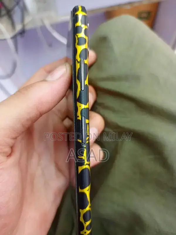 Apple iPhone XS 64GB Smartphone