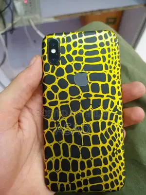 Apple iPhone XS 64GB Smartphone