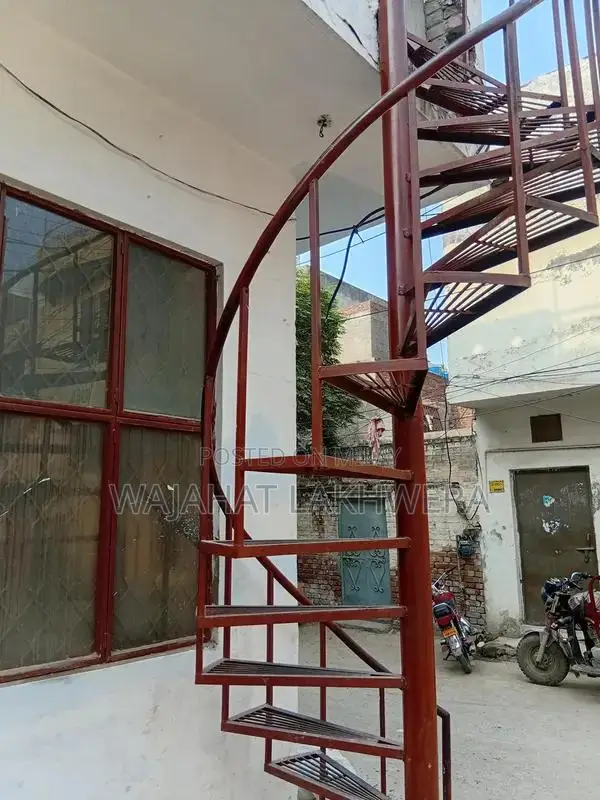 Iron Staircase with 16 Steps