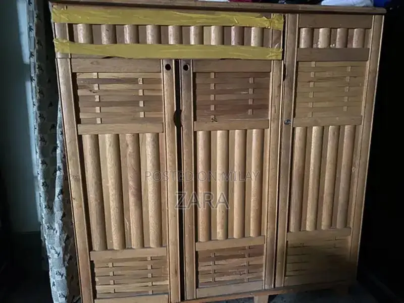 Space-Saving Shoe Rack with Multiple Storage Drawers