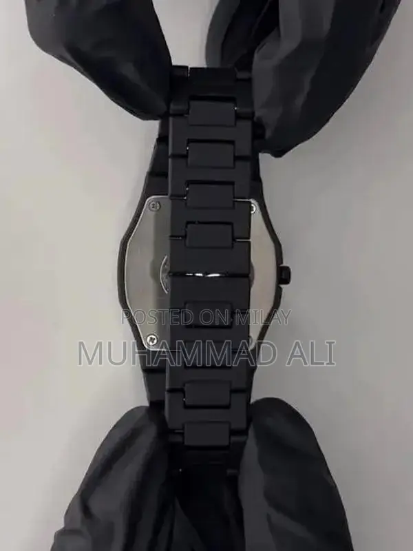 Black Arabic Aura Fragrance - Luxurious Dubai-Inspired Perfume