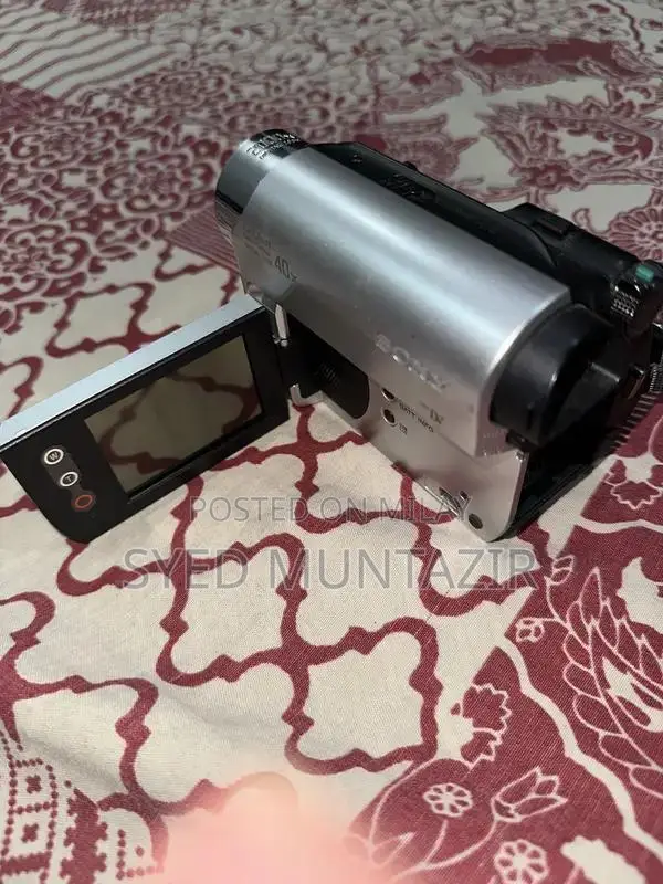 Sony Handycam Digital Camcorder - Like New Condition