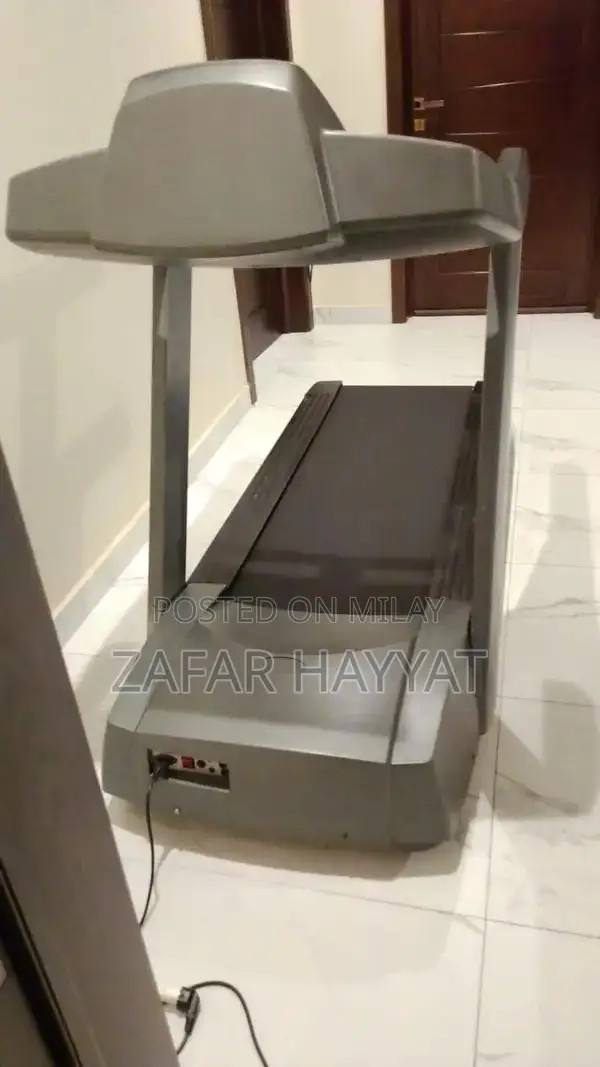 Johnson Fitness T8000 Home Treadmill Exercise Machine