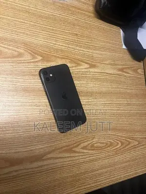 Apple iPhone 11 Smartphone - Excellent Condition