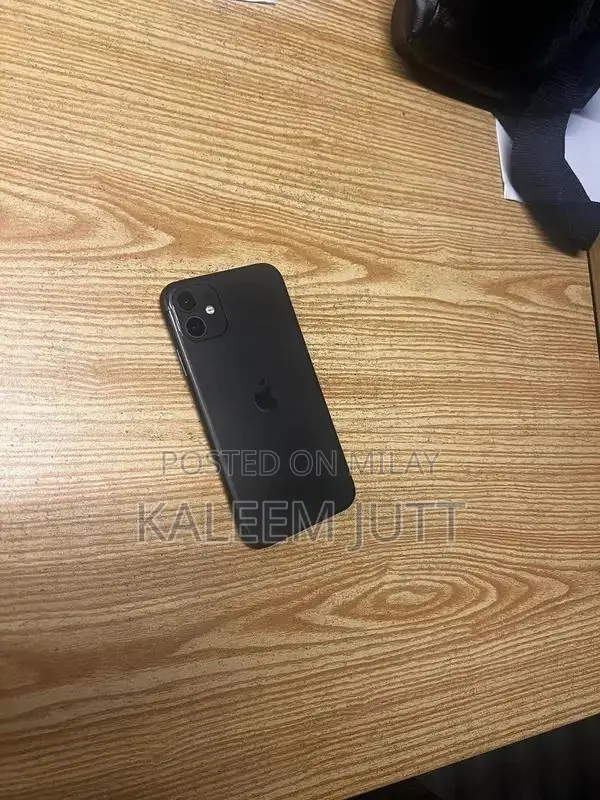 Apple iPhone 11 Smartphone - Excellent Condition