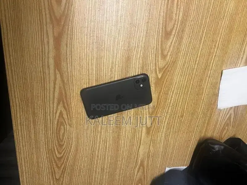Apple iPhone 11 Smartphone - Excellent Condition