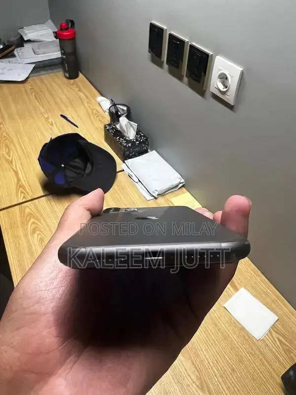 Apple iPhone 11 Smartphone - Excellent Condition