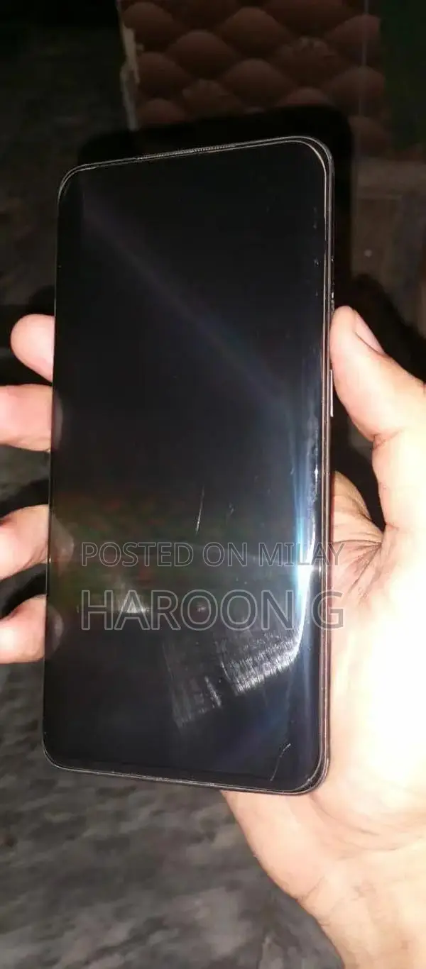 Compact Mobile Device with Advanced Connectivity Features