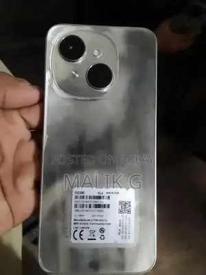 Mobile Device with Multiple Connectivity Options