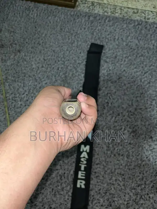 Professional Snooker Cue Stick - Three-Piece Design