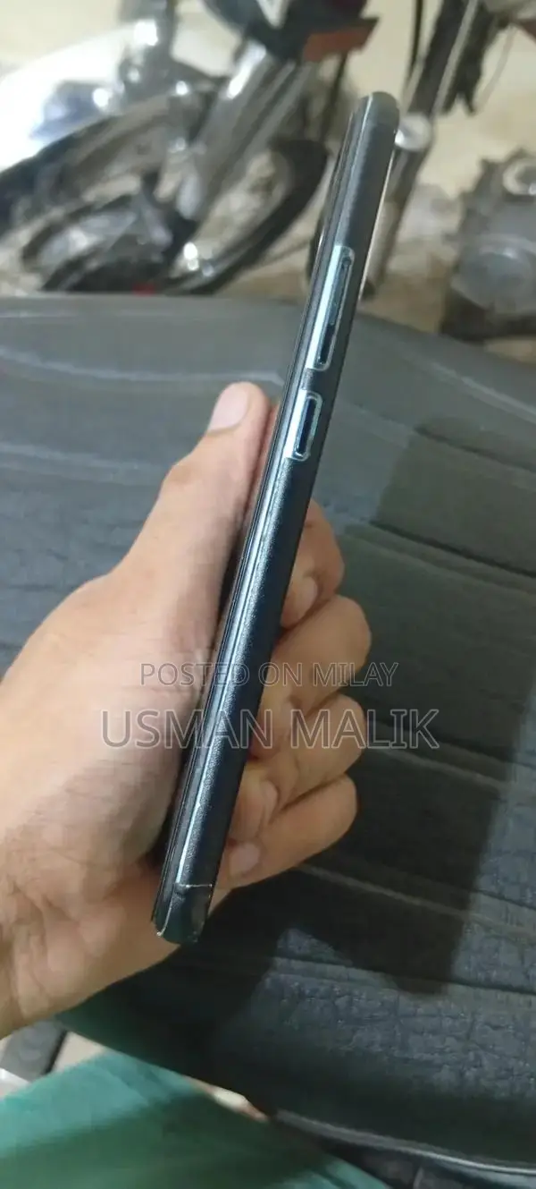 Vivo S1 Smartphone with Fingerprint Issues and Panel Replacement
