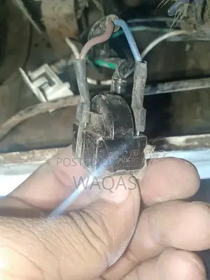 Compact Air Compressor with Versatile Features