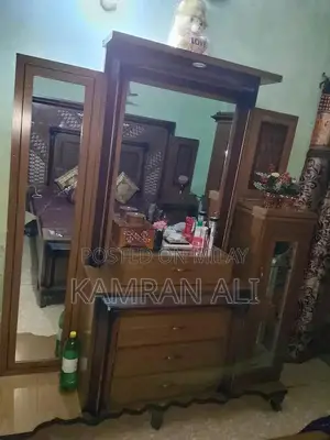 6-Piece Bedroom Furniture Set - Gently Used