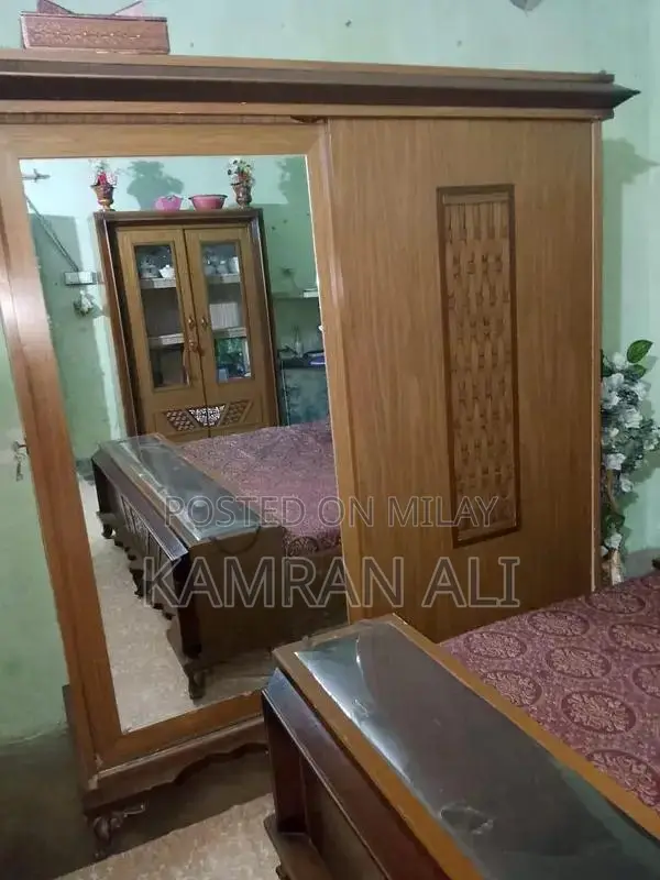 6-Piece Bedroom Furniture Set - Gently Used