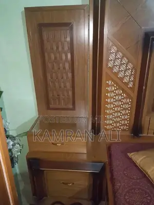 6-Piece Bedroom Furniture Set - Gently Used