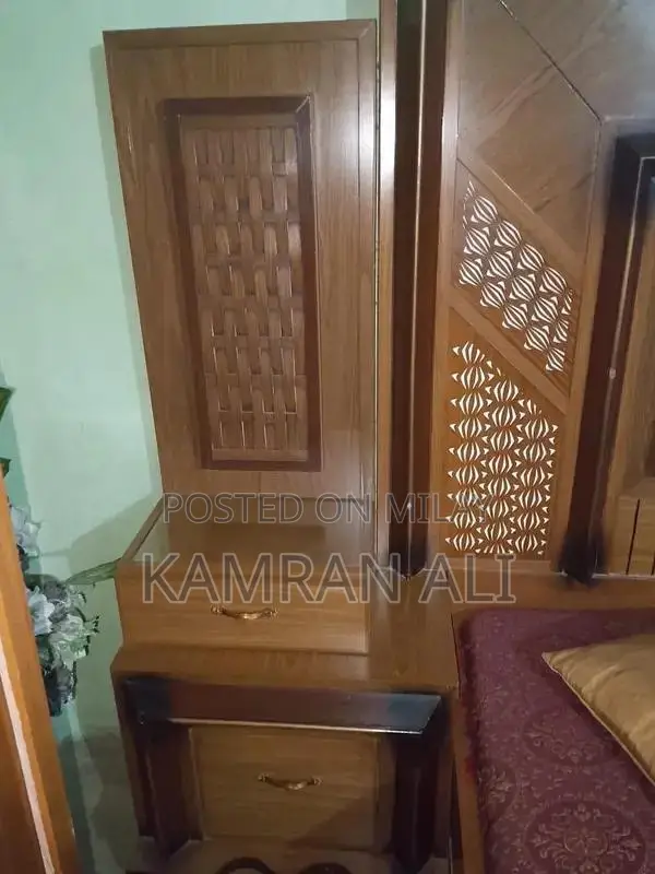 6-Piece Bedroom Furniture Set - Gently Used