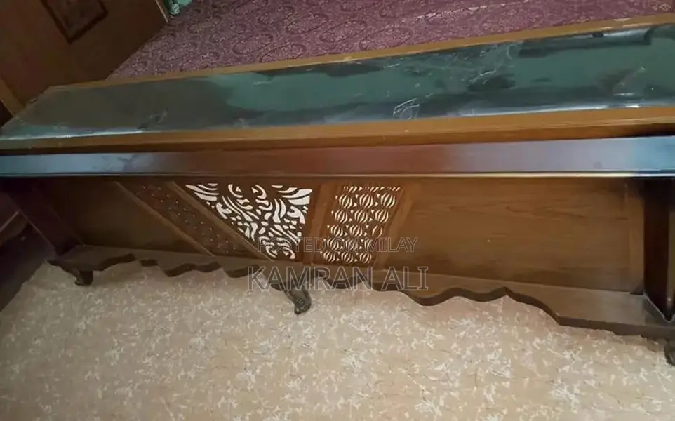 6-Piece Bedroom Furniture Set - Gently Used