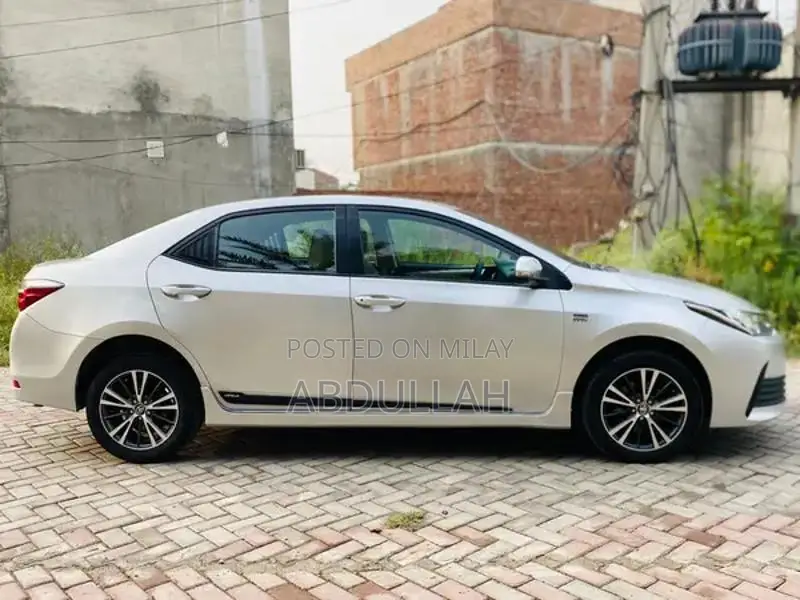 Toyota Corolla Altis Sedan - Reliable Compact Car