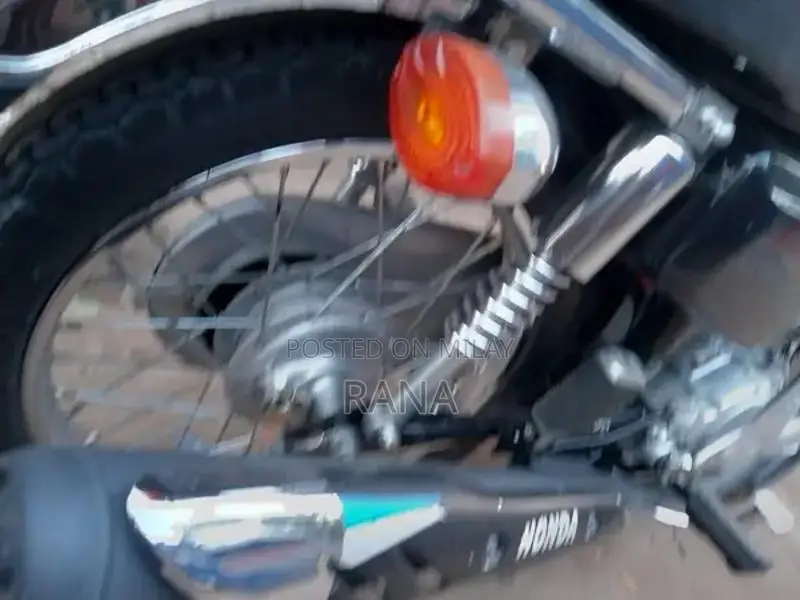 Honda 125 Motorcycle in Showroom Condition