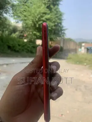 Smartphone with Minimal Wear, Original Packaging Intact