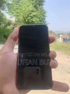 Smartphone with Minimal Wear, Original Packaging Intact