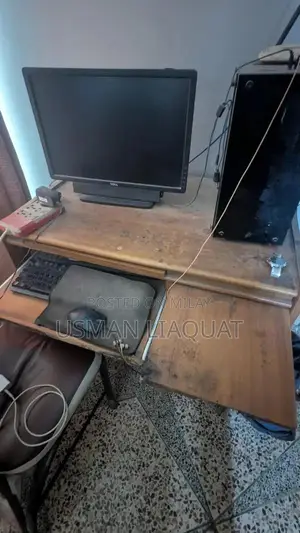 Mobile Computer Table with Wheeled Trolley Design